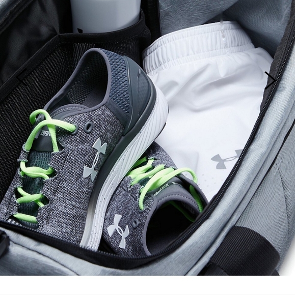 ✅✅ Under Armour Duffle Bag ✅✅ - Picture 10 of 13